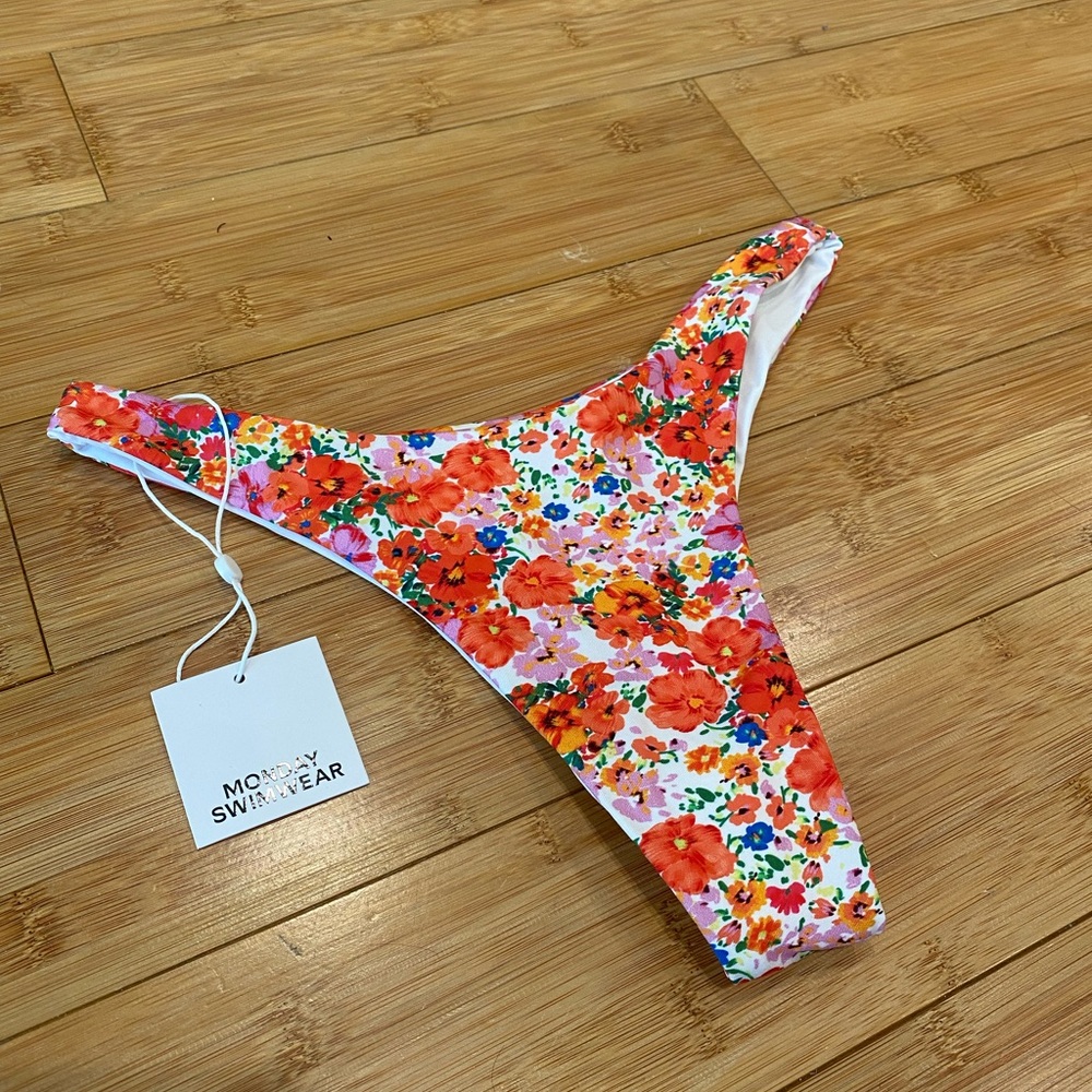 NWT Monday Swimwear Byron Thong Bottoms - Small - Petit Fleur - read description